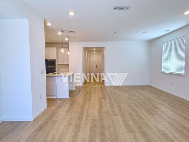 Building Photo - 1568 Edgewood Ln