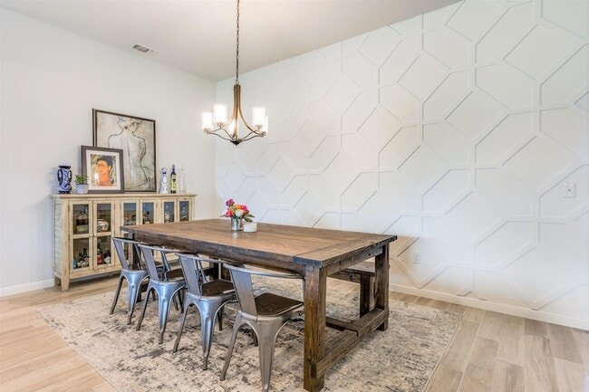 Building Photo - 8313 Silhouette St