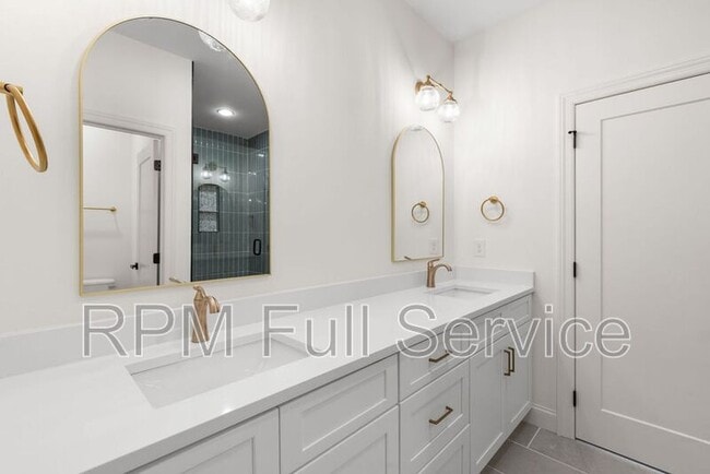 Building Photo - 2109 14th Ave N