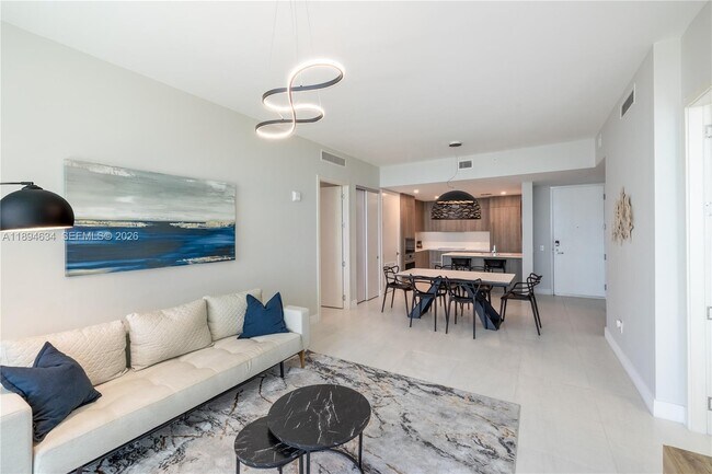 Building Photo - 17550 Collins Ave