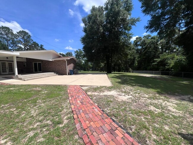 Building Photo - 7200 FL-85