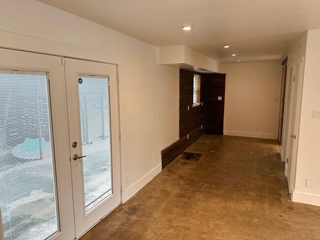 Building Photo - 5100 Orleans Ct