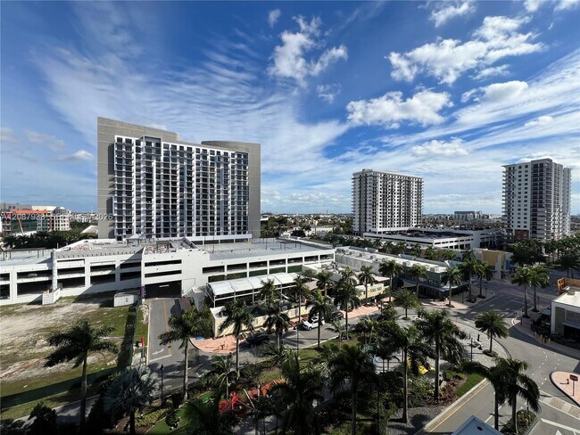 Building Photo - 5300 Paseo Blvd