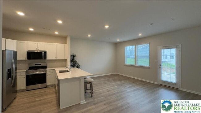Building Photo - 1273 Martin Rd