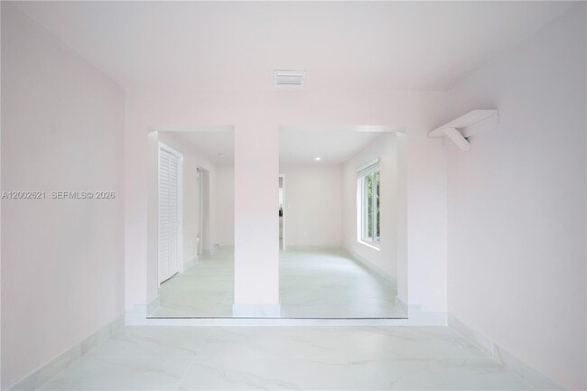 Building Photo - 2456 Jackson St