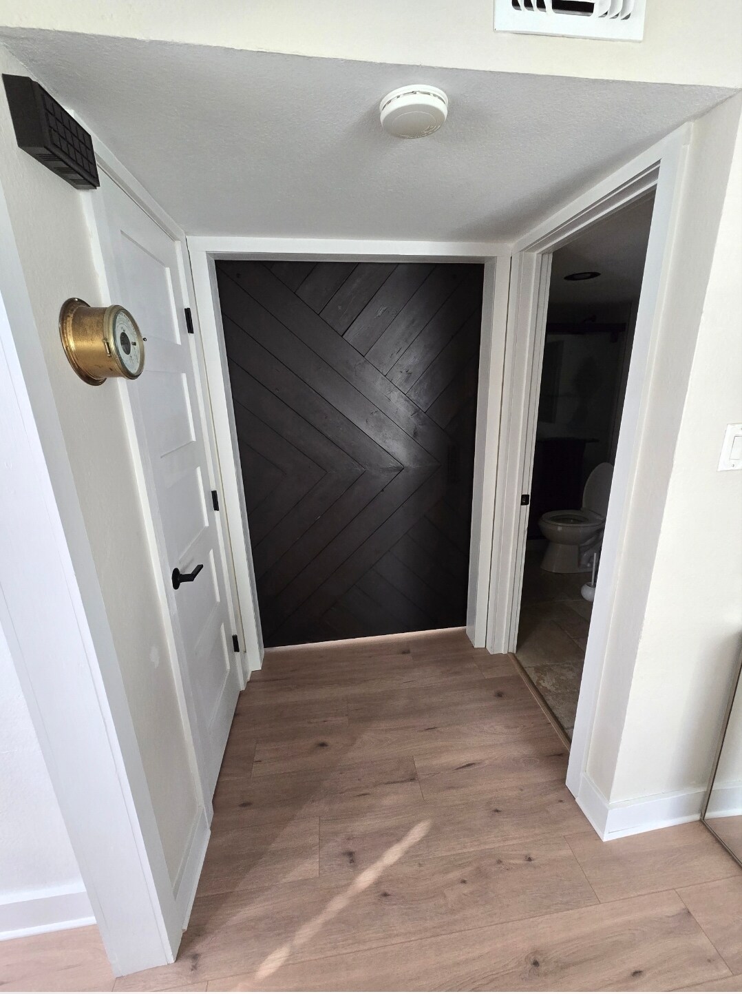 Building Photo - 7401 Sordello Dr