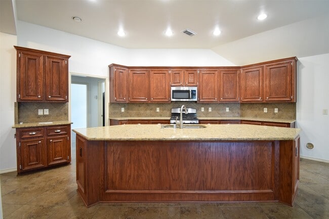 Building Photo - 1511 Eden Meadows Dr