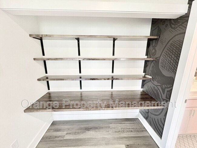 Building Photo - 211 Crooked Cedar Way