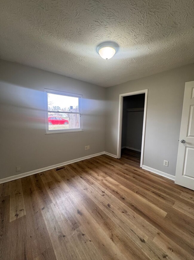 Building Photo - 1901-1903 Circle Kelly Jo