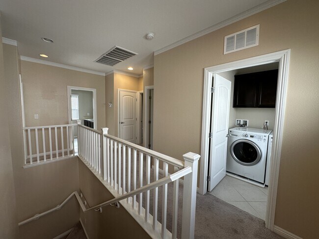 Building Photo - 9417 Sand Tiger Ave