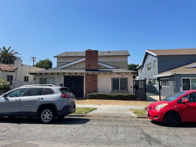 Building Photo - 2107 Earl Ave