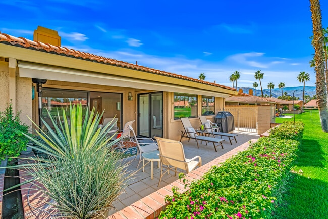 Building Photo - 39 Maximo Way