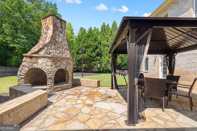 Building Photo - 11140 W Rd