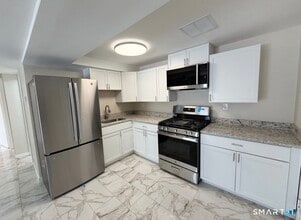 Building Photo - 267 Branford Rd