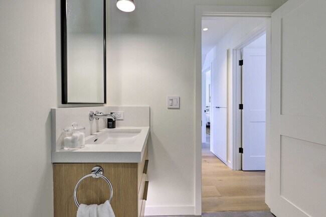 Building Photo - 1155 Grape Ln