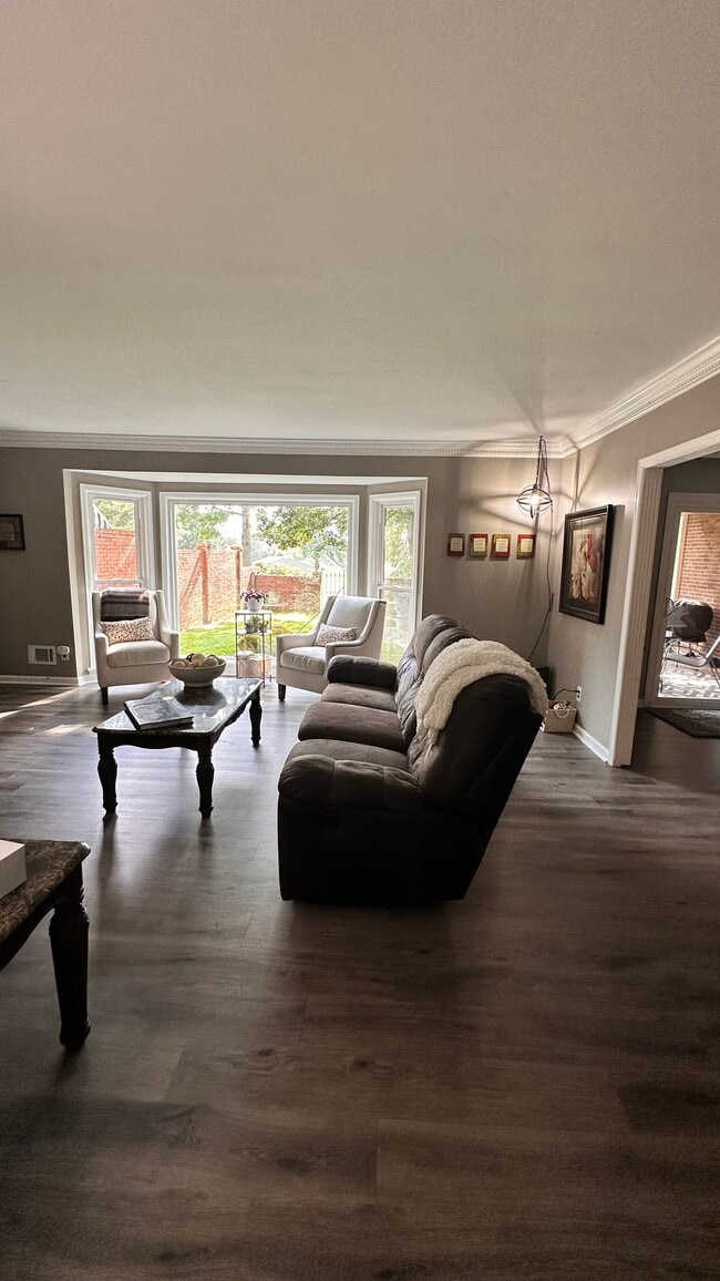 Building Photo - 6718 Deep Creek Dr