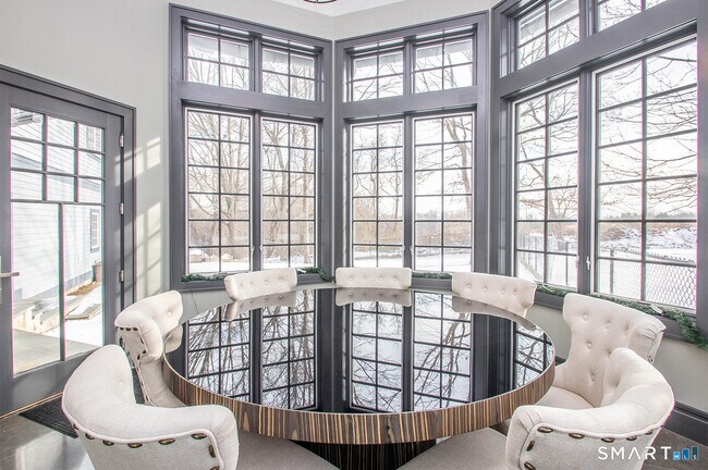 Building Photo - 85 Banks Rd