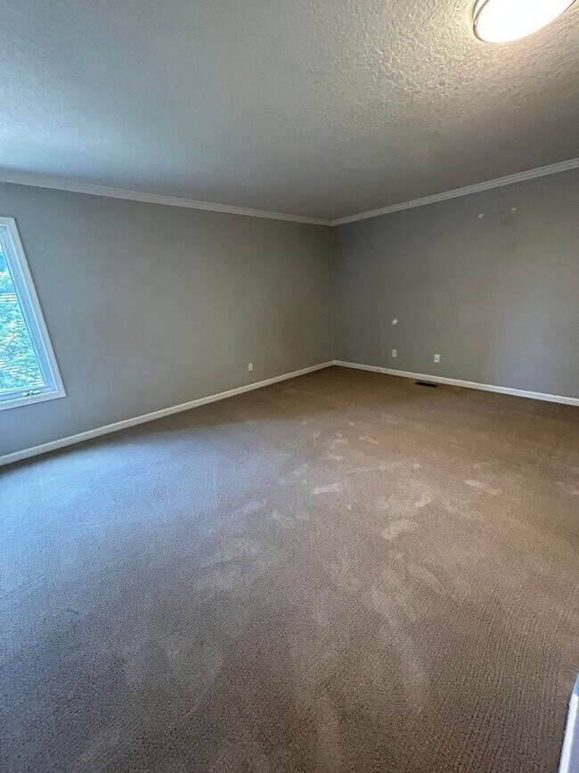 Building Photo - 8827 SW 90th Ave