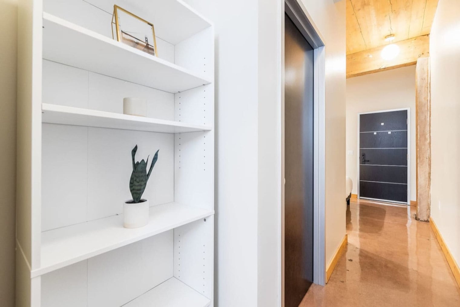 Building Photo - 2120 Commerce St