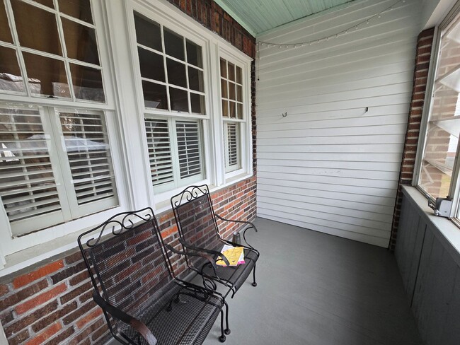 Building Photo - Beautiful Brick Home in Historic District of Edenton