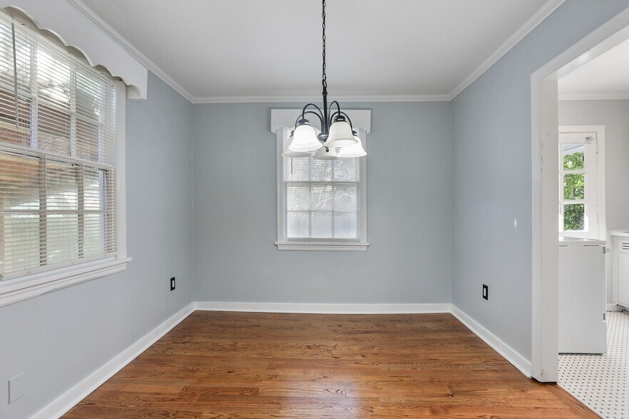 Building Photo - 1923 New Mexico St