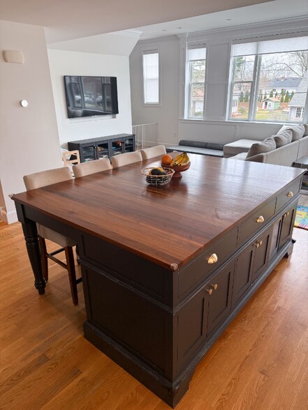 Building Photo - 74 8th Ave