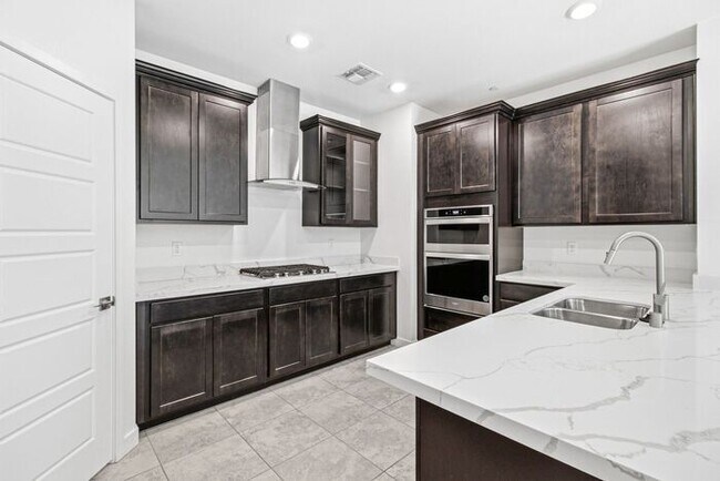 Building Photo - Beautiful 4-Bedroom Inspirada Home with Loft, Upgraded Kitchen & Private Backyard