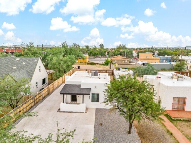 Building Photo - Sam Hughes New Home - Available for PRELEASE 2026!