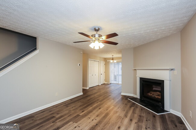 Building Photo - 393 Clearsprings Dr