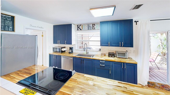 Building Photo - 9614 SW 134th Ct