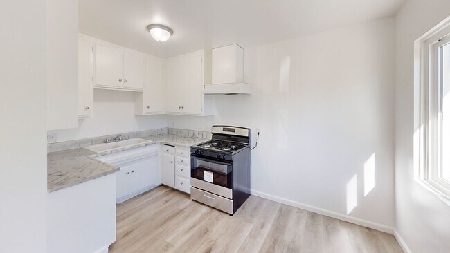 Building Photo - 1481 E Jacinto View Rd