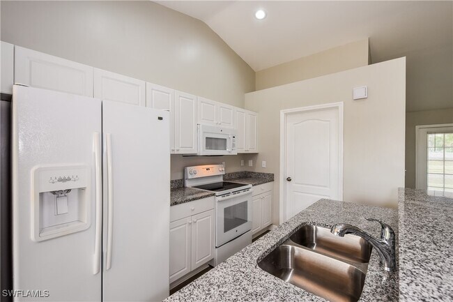 Building Photo - 2405 NW Juanita Pl