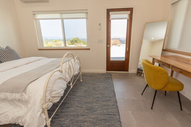 Building Photo - Spectacular Furnished 4 Bedroom/ 3 Bath Mid-Century Modern Retreat in Encinitas