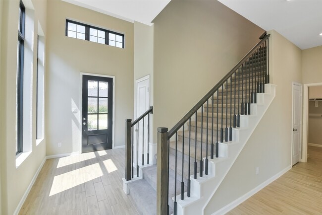 Building Photo - 1439 Northwood Blf Ln