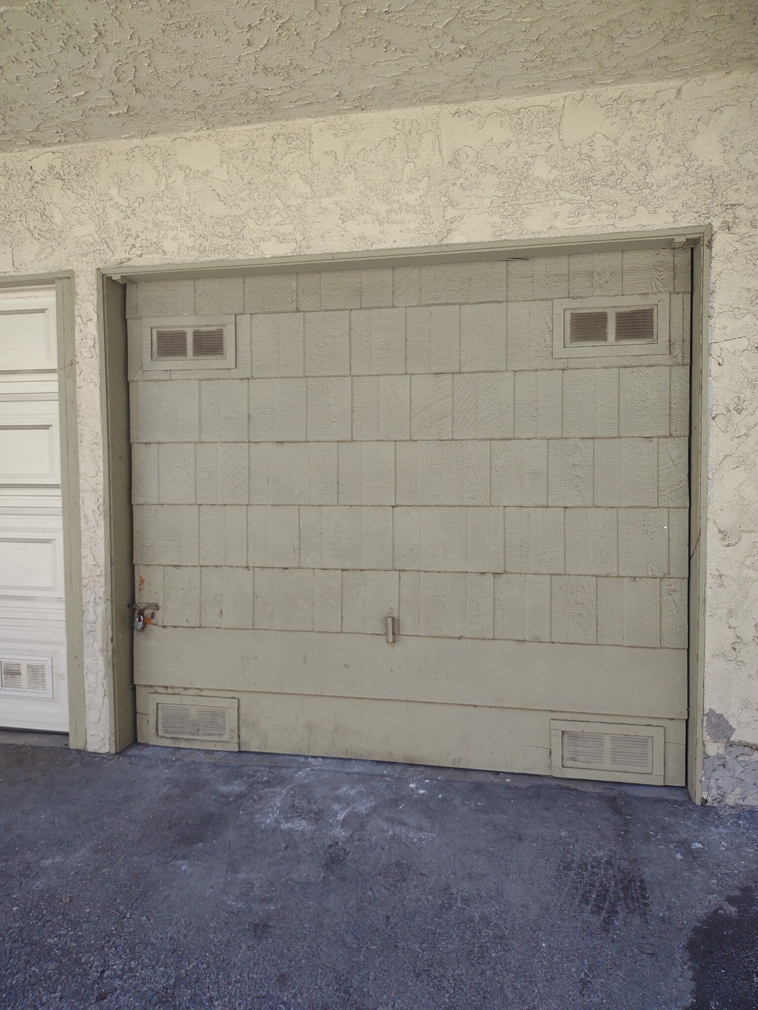 Building Photo - 1041 W Francis St