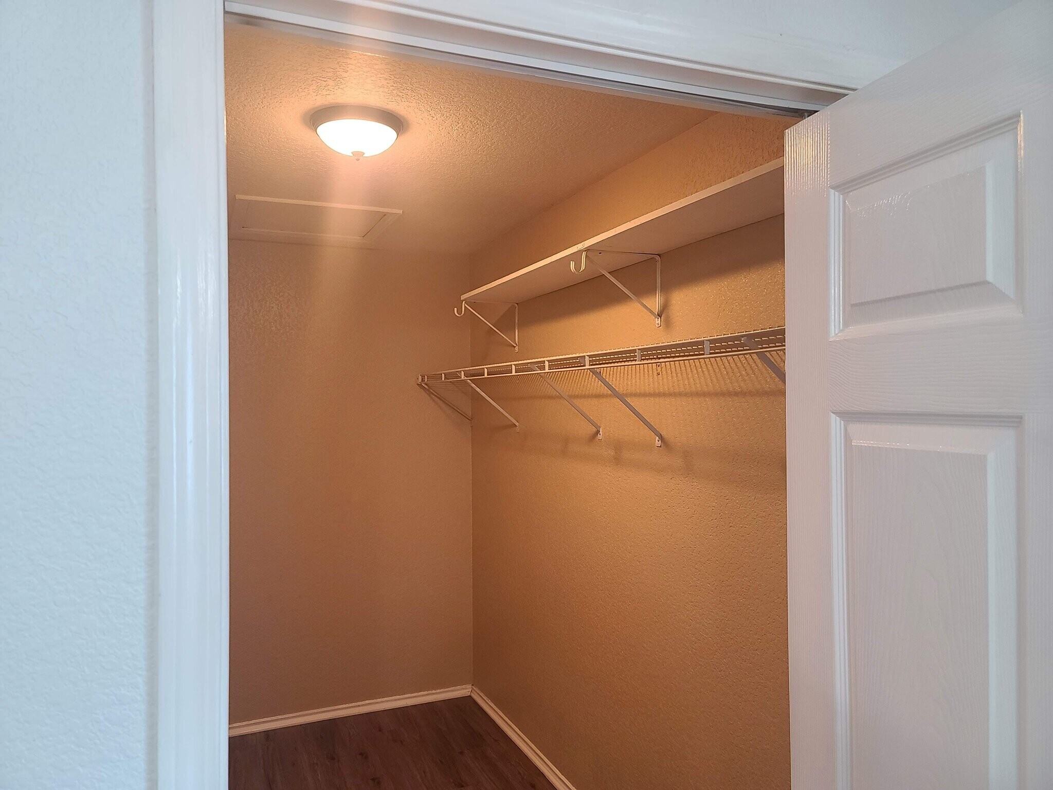 Building Photo - 4810 Cherry Tree Dr