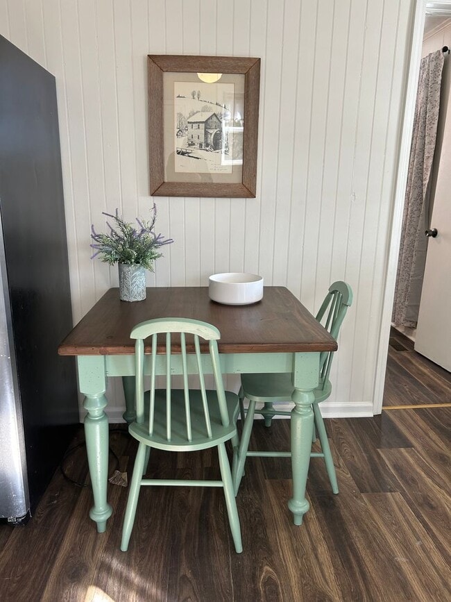 Building Photo - Furnished 2/2 House in Downtown Ellijay- $1,995