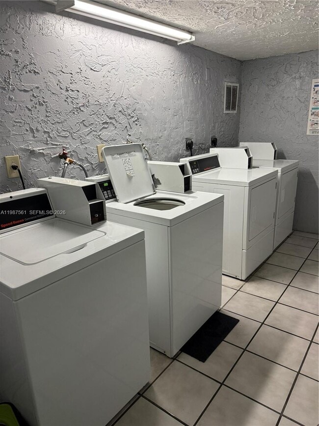 Building Photo - 5755 W 20th Ave