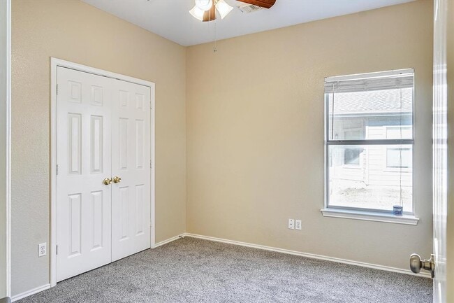 Building Photo - 2858 Southampton Way