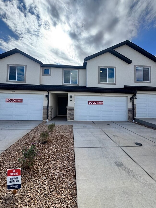 Building Photo - 2203 Wolverine Wy