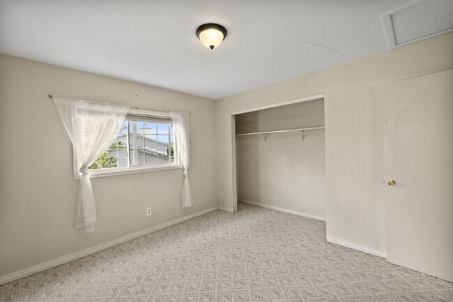 Building Photo - 4319 Millburn S