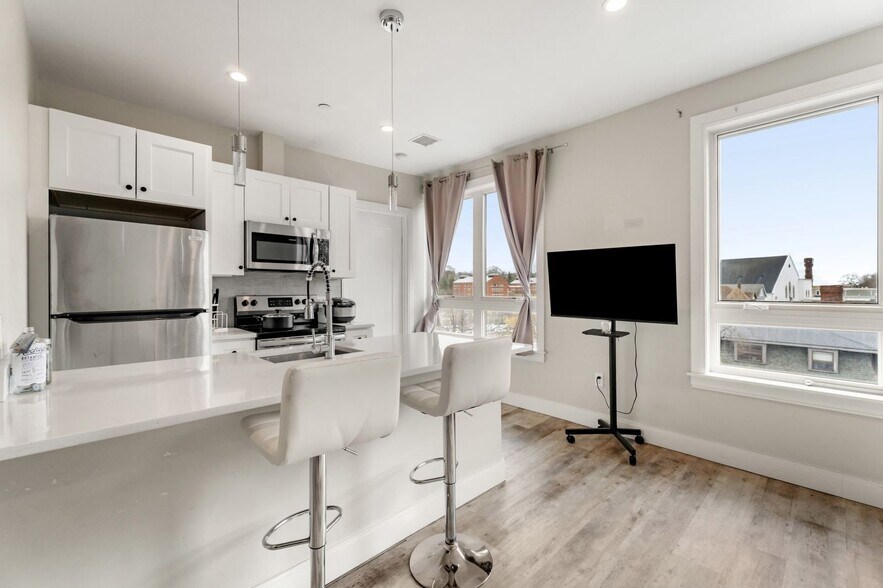 Building Photo - 1457 Tremont St