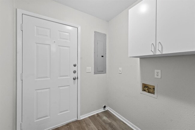 Building Photo - 455 Longstreet Rd