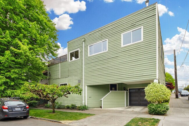 Building Photo - 405 W Galer St