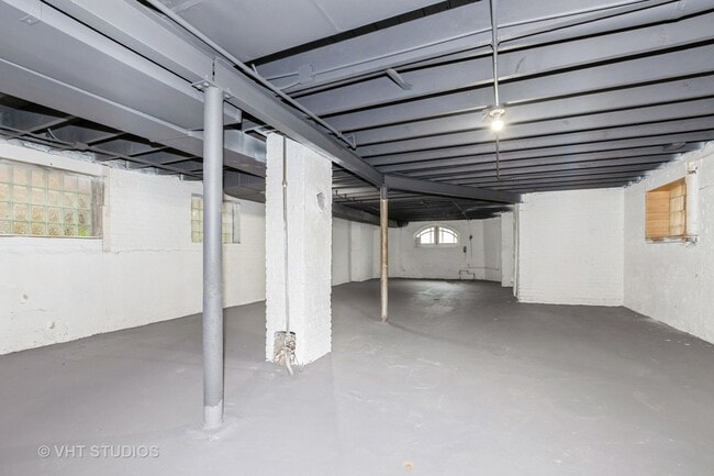 Building Photo - 8718 S Marshfield Ave