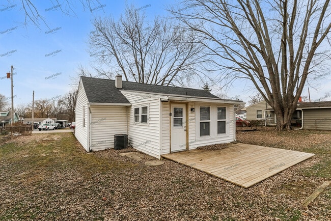 Building Photo - 2001 Wellington Rd