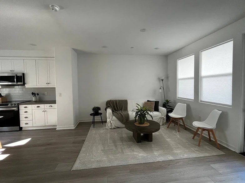 living room - 905 Madonna Rd