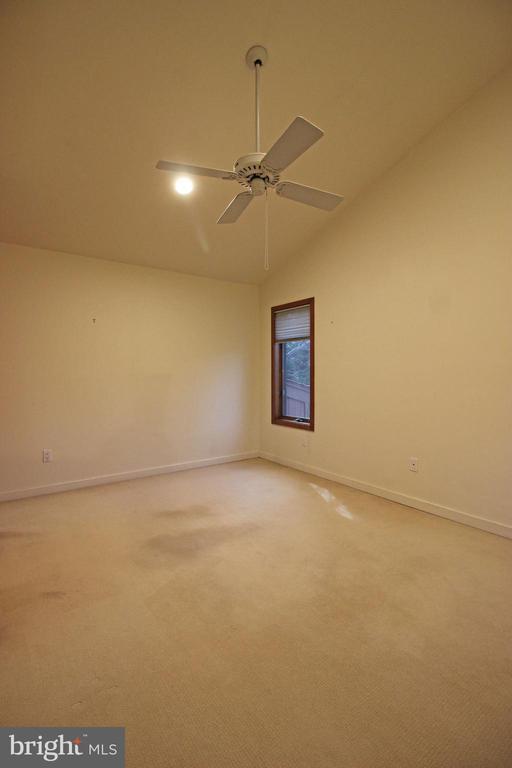 Building Photo - 6872 Melrose Dr