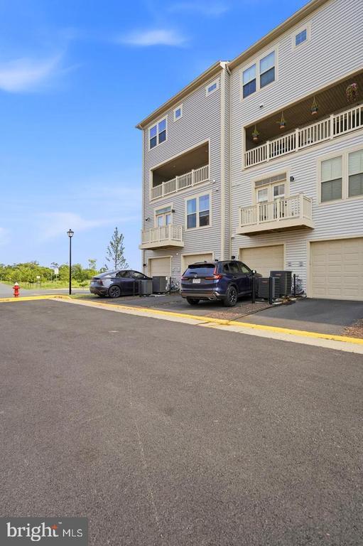 Building Photo - 24274 Thurso Sq