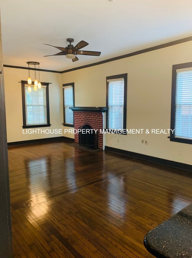 Building Photo - Coming Soon! Charming 2 Bedroom Home in Historic San Marco!